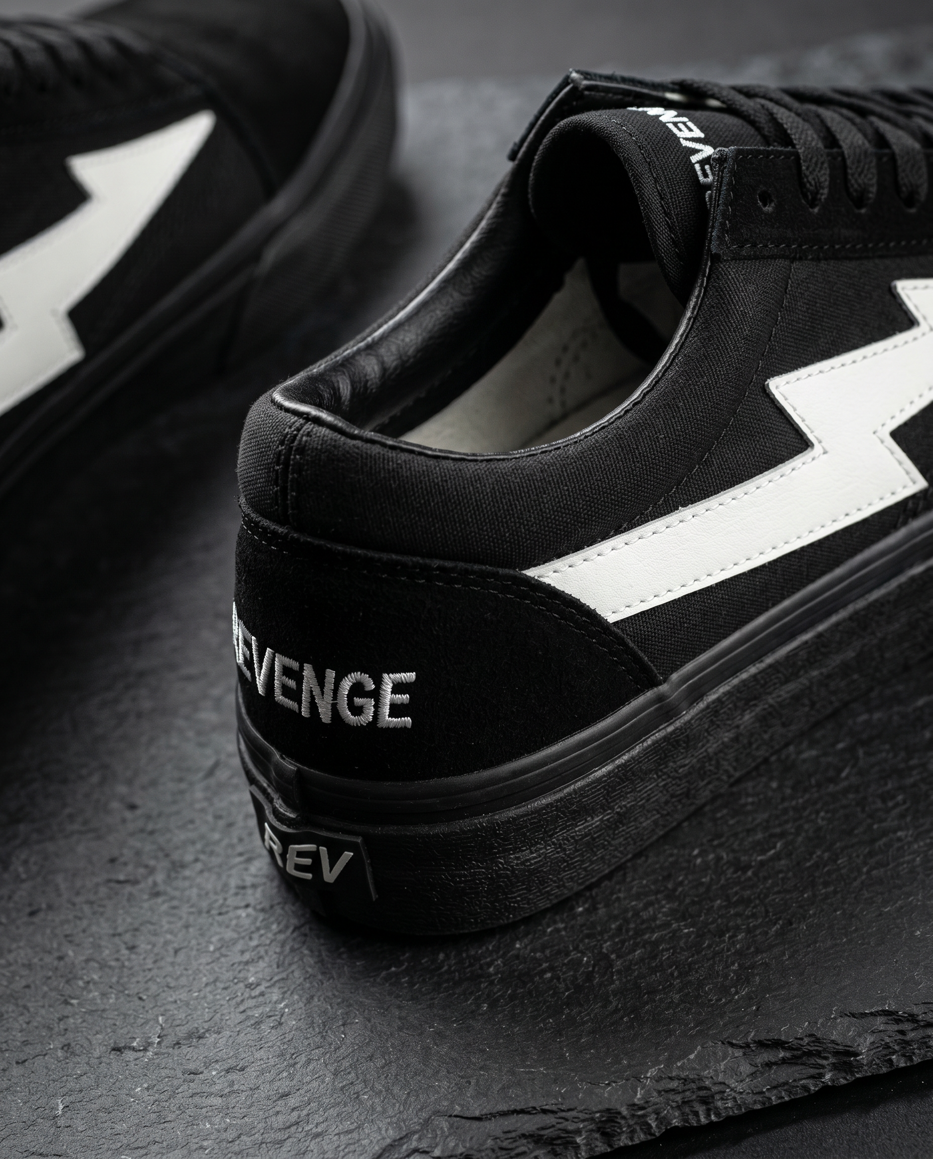 16_magnific_the-uploaded-sneaker-imag_y6jhCSWPW9_952ddba9-b388-4118-ad34-f36650e5887d.png