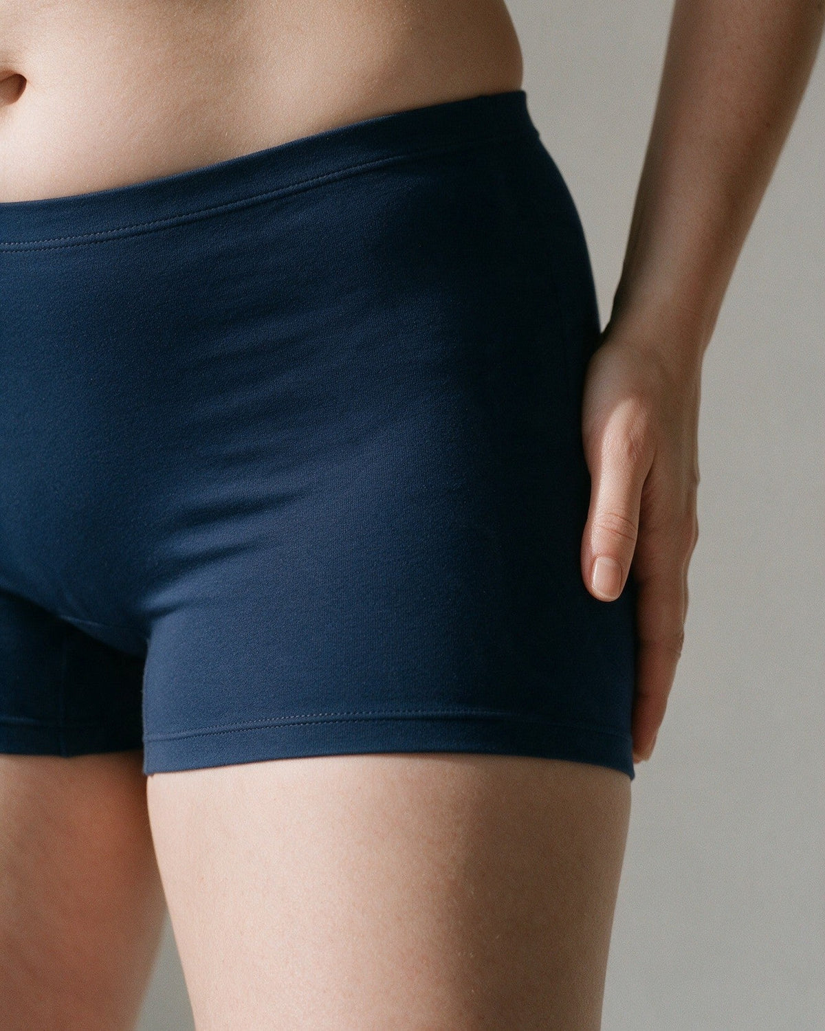 Elodie women's bamboo boyshort in Navy, close-up of the edge